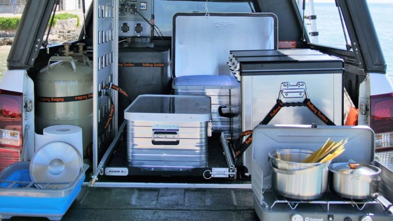 Rolling Turtles - 4×4 Automatic Gearbox Pickup Camper 18