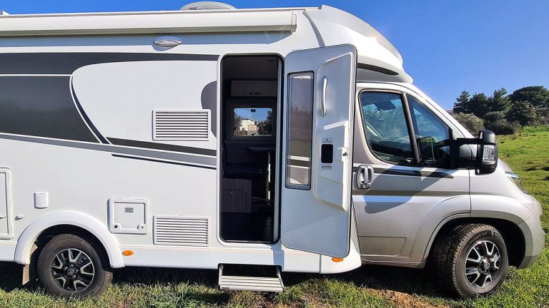 Rolling Turtles - Motorhome Low Profile Carado T338 (16)