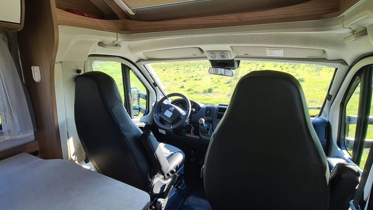 Rolling Turtles - Motorhome Low Profile Carado T338 (18)