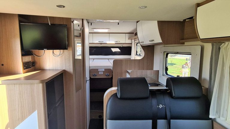 Rolling Turtles - Motorhome Low Profile Carado T338 (22)