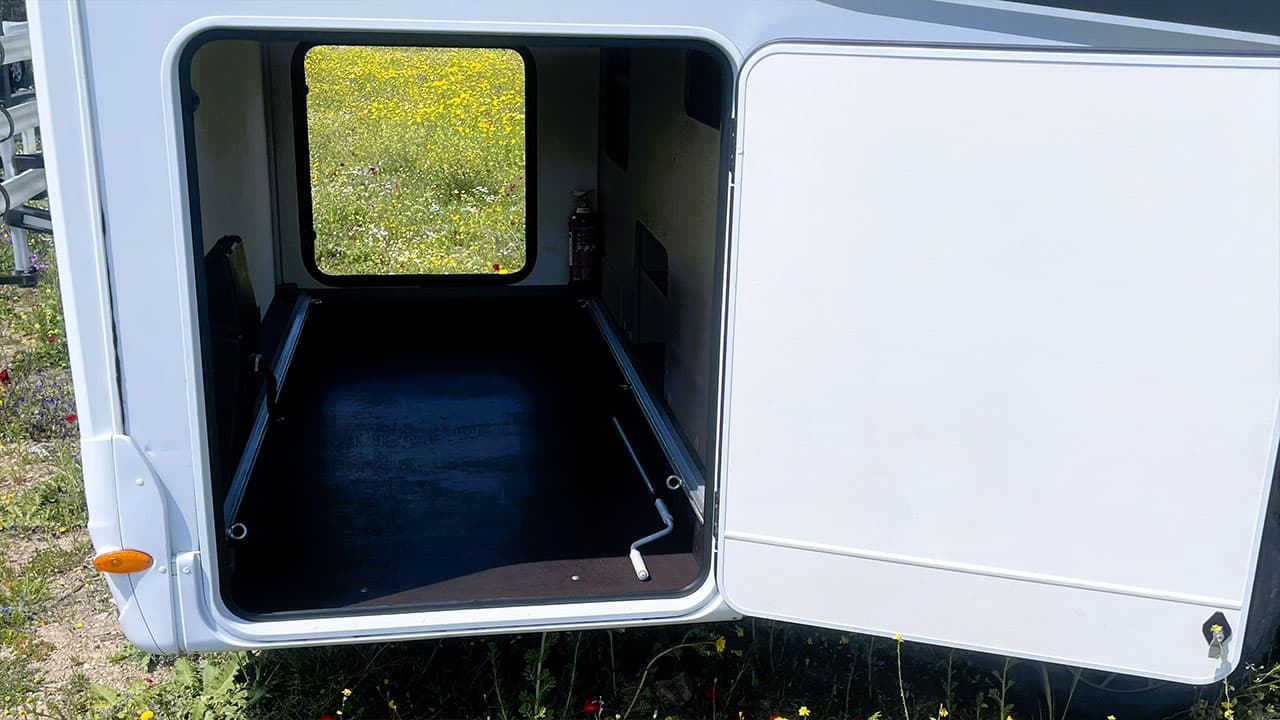 Rolling Turtles - Motorhome Low Profile Carado T338 (49)