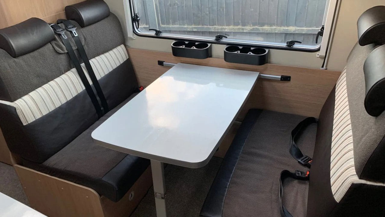 Rolling Turtles – Motorhome Coachbuilt Sunlight A68 – 18
