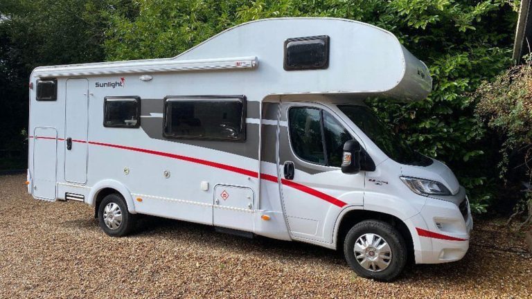 Rolling Turtles - Motorhome Sunlight A72 (01)