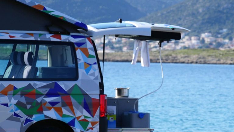 Rolling Turtles - VW T6 Campervan with Raising Roof 02