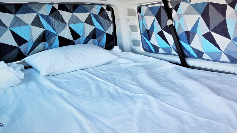 Rolling Turtles - VW T6 Campervan with Raising Roof 09