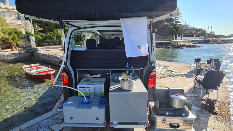 Rolling Turtles - VW T6 Campervan with Raising Roof 11